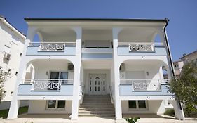Susanna Apartments